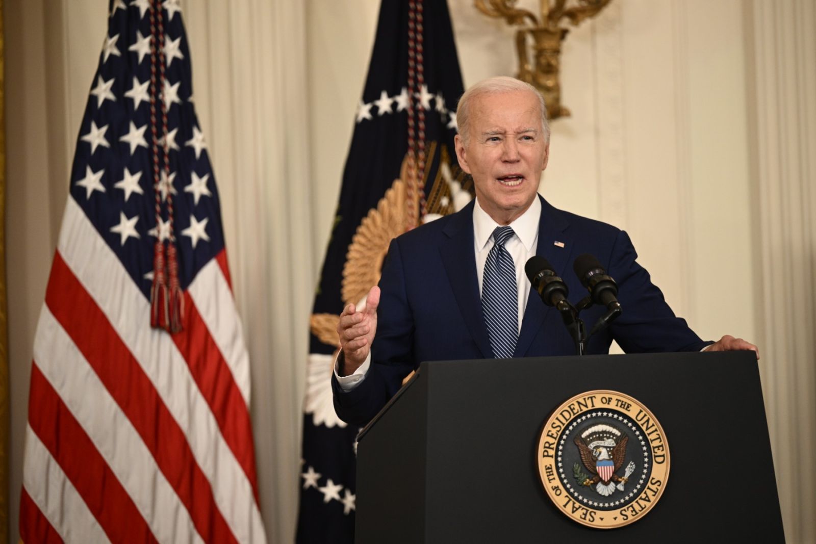 Time ticking on deadline to avert US government shutdown