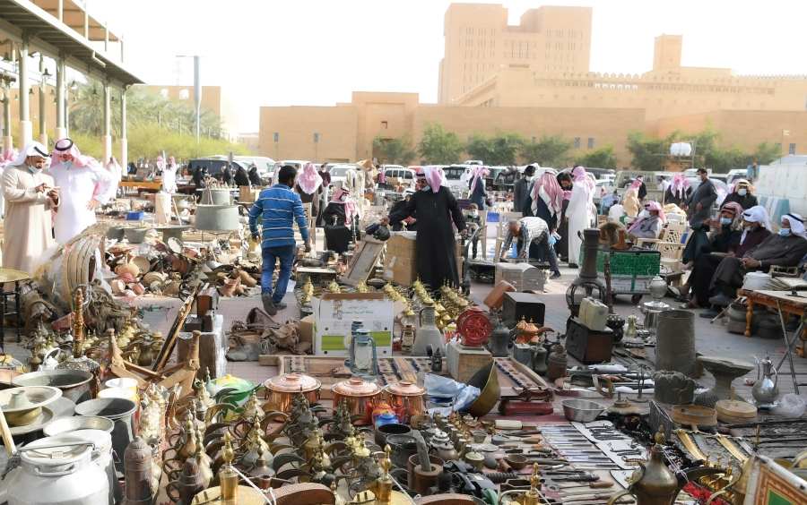 الخدمات الموجودة في سوق الرياض الدولي