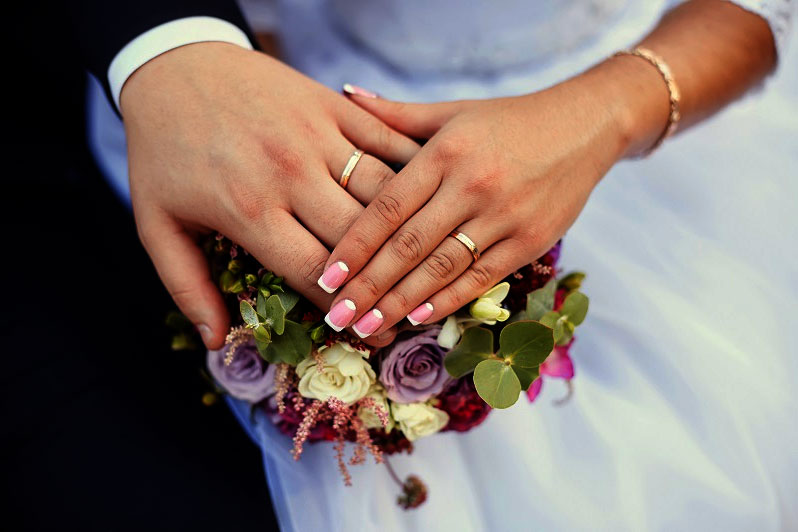 حلمت اني تزوجت غير زوجي شخص مشهور