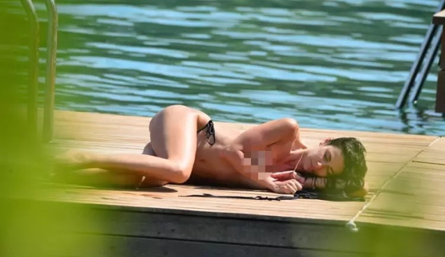 Nesrin Cavadzade shows nipples in Bodrum