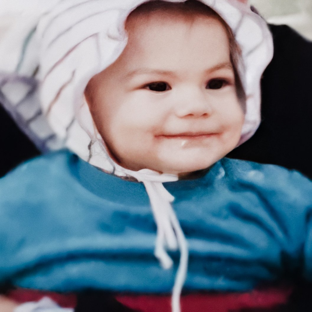 Demet Özdemir bebekken