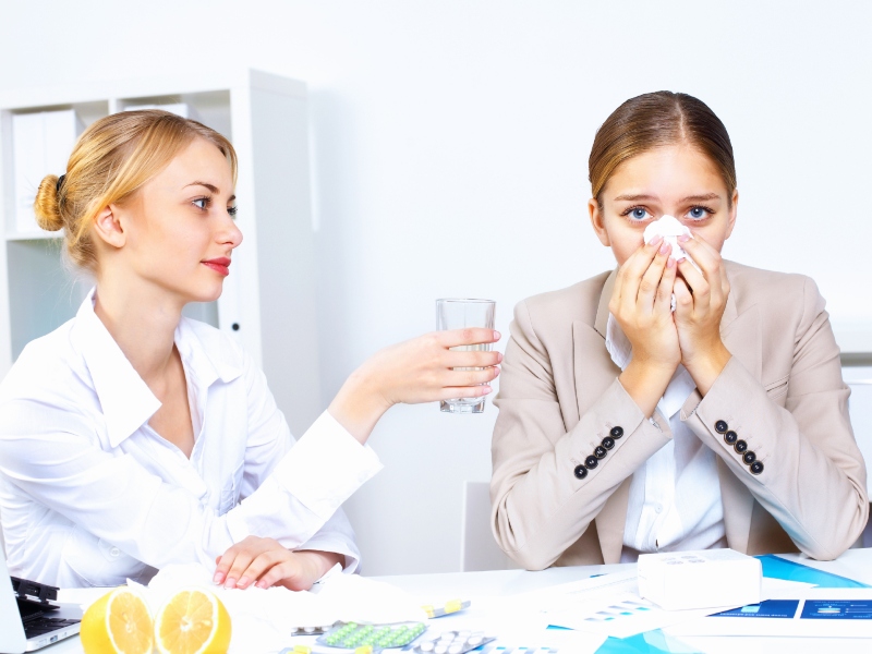 نقص هذا الفيتامين قد يكون السبب وراء شعورك بالبرد والمرض