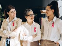 طرق فعّالة لتعزيز الوعي بسرطان الثدي في مكان العمل طرق فعّالة لتعزيز الوعي بسرطان الثدي في مكان العمل