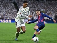 بيلينجهام يحتفل بكسر عقدة برشلونة: "انتصار مهم جدًا لنا" (Photo by JAVIER SORIANO / AFP) بيلينجهام يحتفل بكسر عقدة برشلونة: "انتصار مهم جدًا لنا"