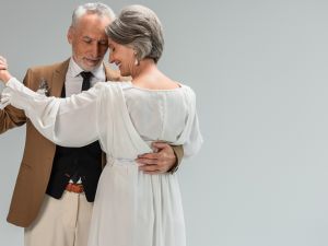 أفضل فساتين الزفاف لتجديد عهود الزواج أفضل فساتين الزفاف لتجديد عهود الزواج