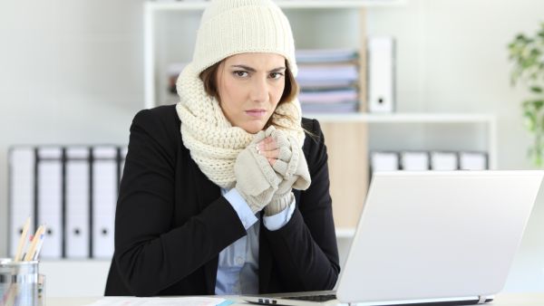 نقص هذا الفيتامين قد يكون السبب وراء شعورك بالبرد والمرض نقص هذا الفيتامين قد يكون السبب وراء شعورك بالبرد والمرض