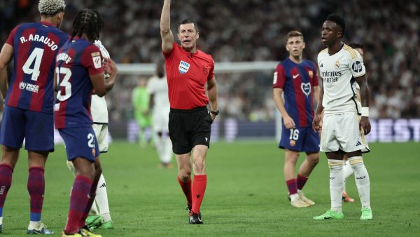 ماضي سيئ يربط سيزار سوتو غرادو ببرشلونة قبل الكلاسيكو (Photo by Thomas COEX / AFP) ماضي سيئ يربط سيزار سوتو غرادو ببرشلونة قبل الكلاسيكو