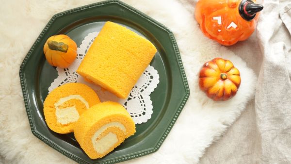 سويسرول اليقطين سويسرول اليقطين