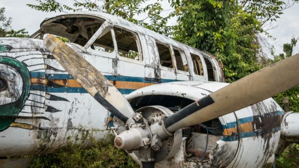 Plane crashes in Kenya. (Shutterstock) small Plane