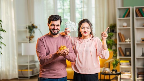 تحتفظ الأسر بثروة من الذهب تقدر بـ3.8 تريليون دولار تحتفظ الأسر بثروة من الذهب تقدر بـ3.8 تريليون دولار